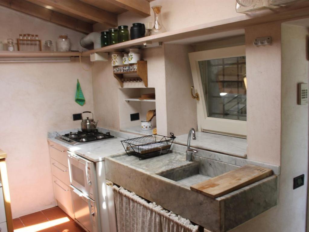 Cottage La Casa Del Pittore Reggimonti ภายนอก รูปภาพ