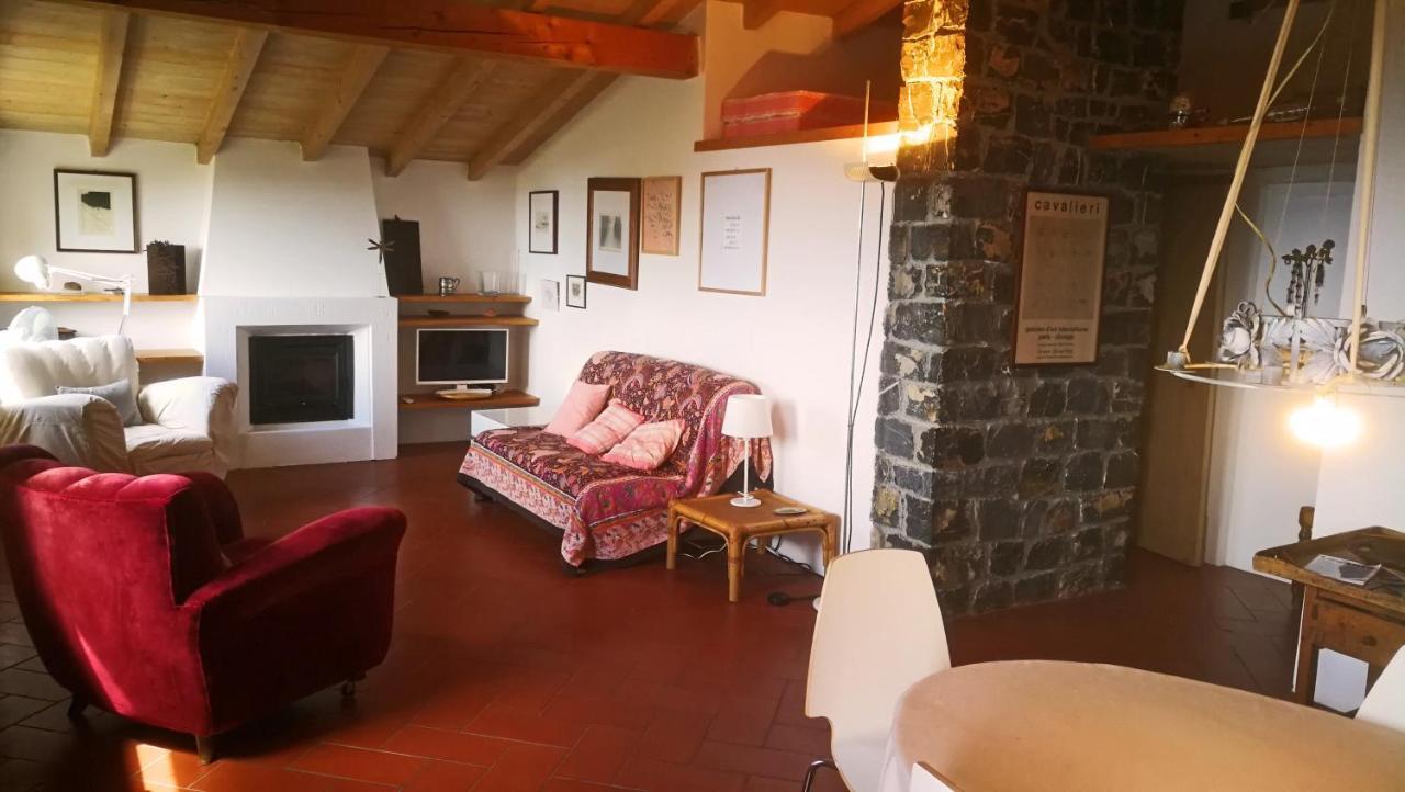 Cottage La Casa Del Pittore Reggimonti ภายนอก รูปภาพ