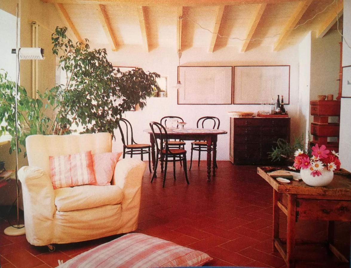Cottage La Casa Del Pittore Reggimonti ภายนอก รูปภาพ